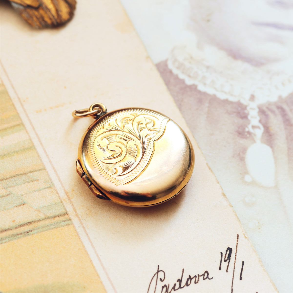 Petite Vintage 9ct Gold Locket
