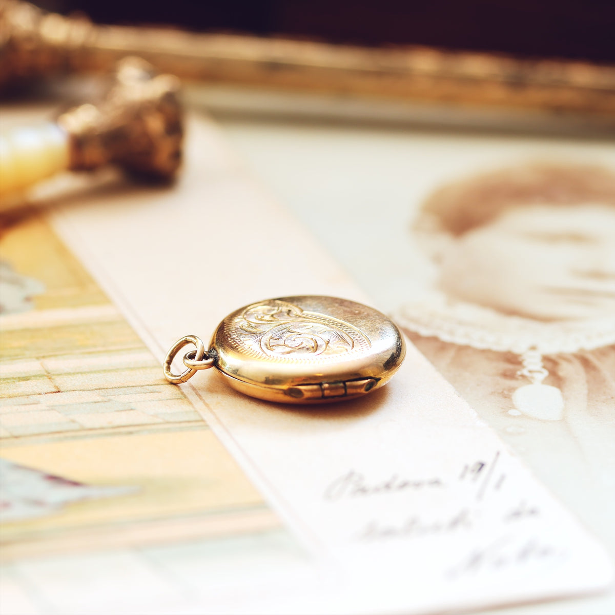 Petite Vintage 9ct Gold Locket