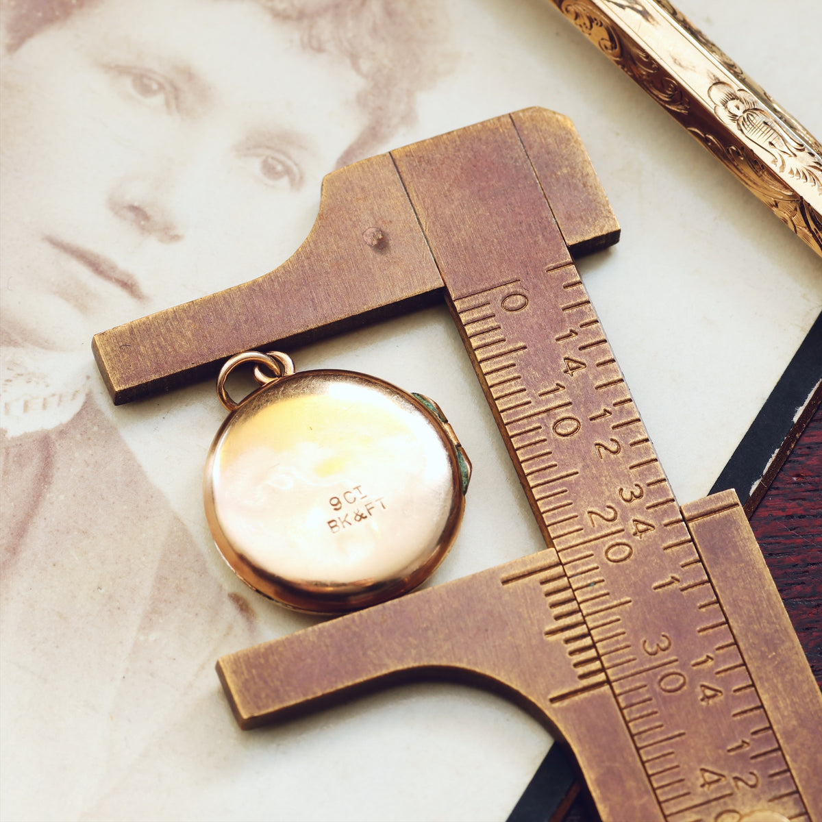 Petite Vintage 9ct Gold Locket