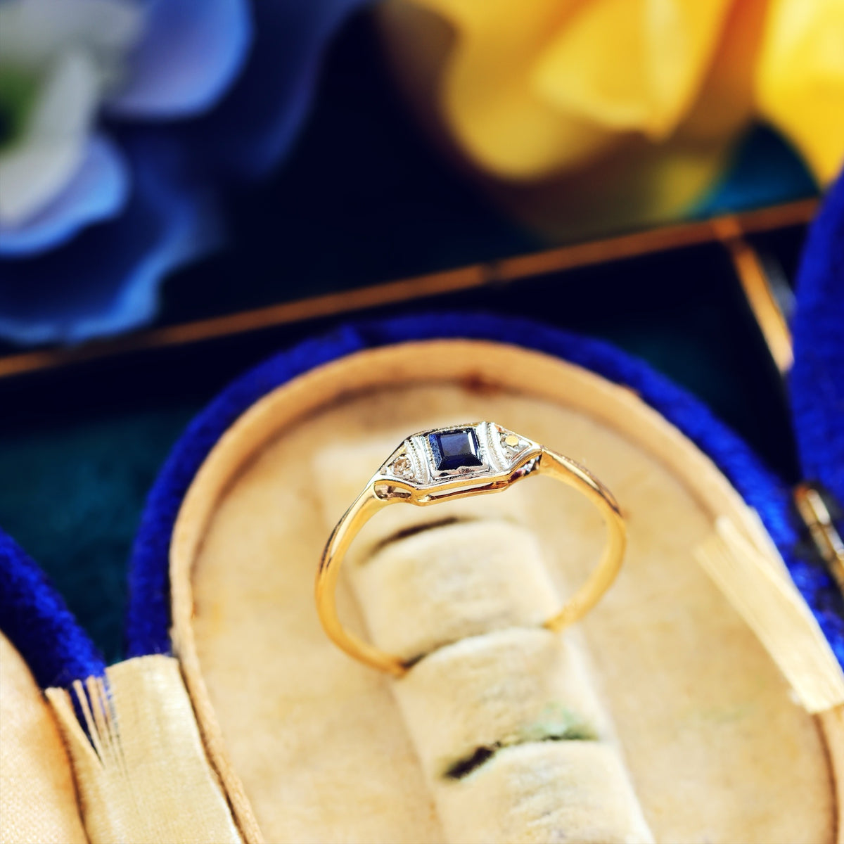 Petite Pretty Vintage Art Deco Sapphire & Diamond Ring