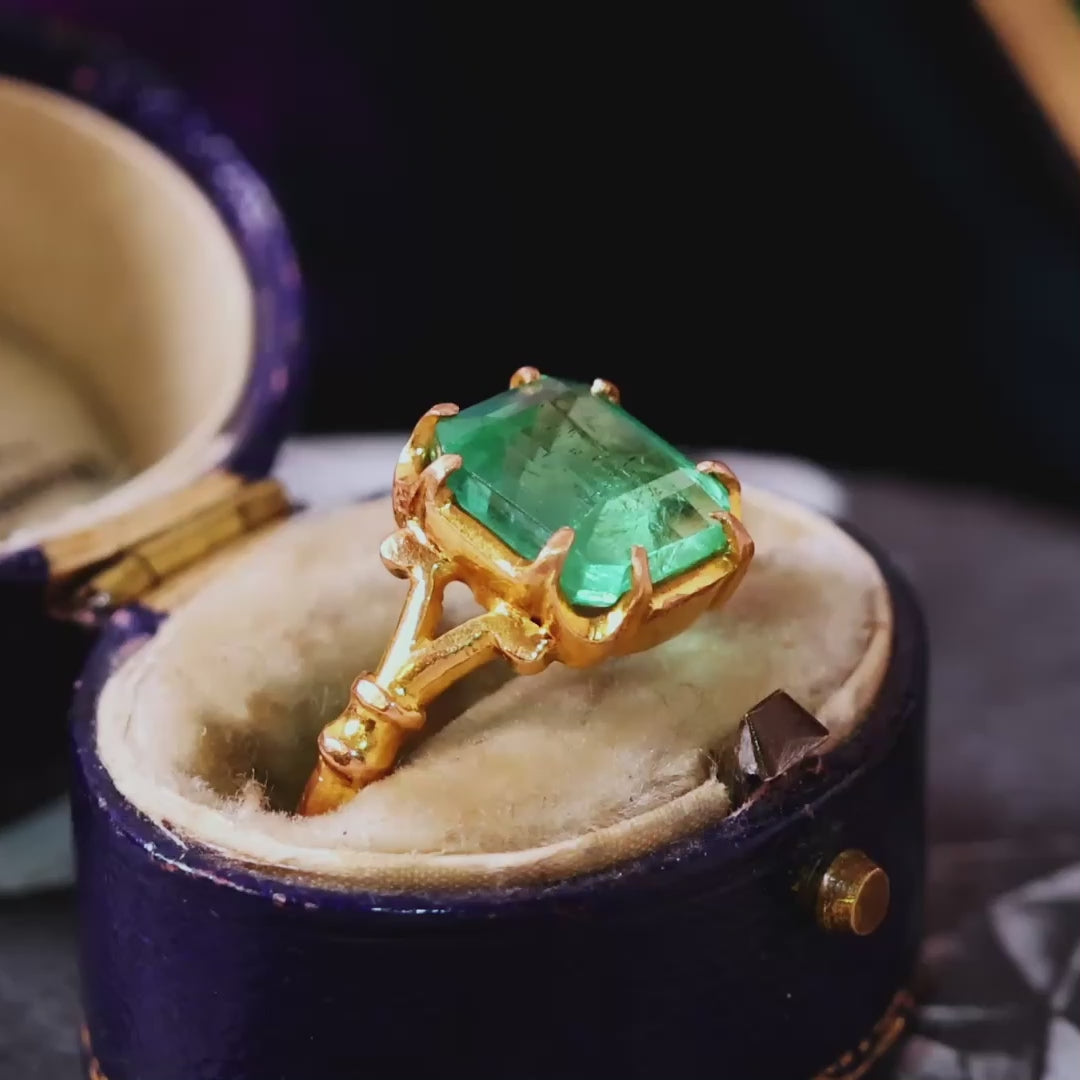 Vintage Emerald Solitaire Ring
