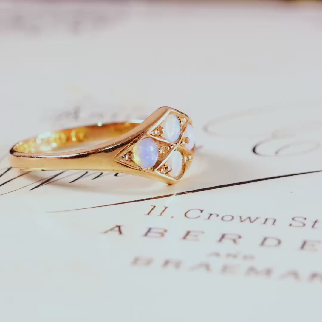 Antique 15ct Gold Opal Ring