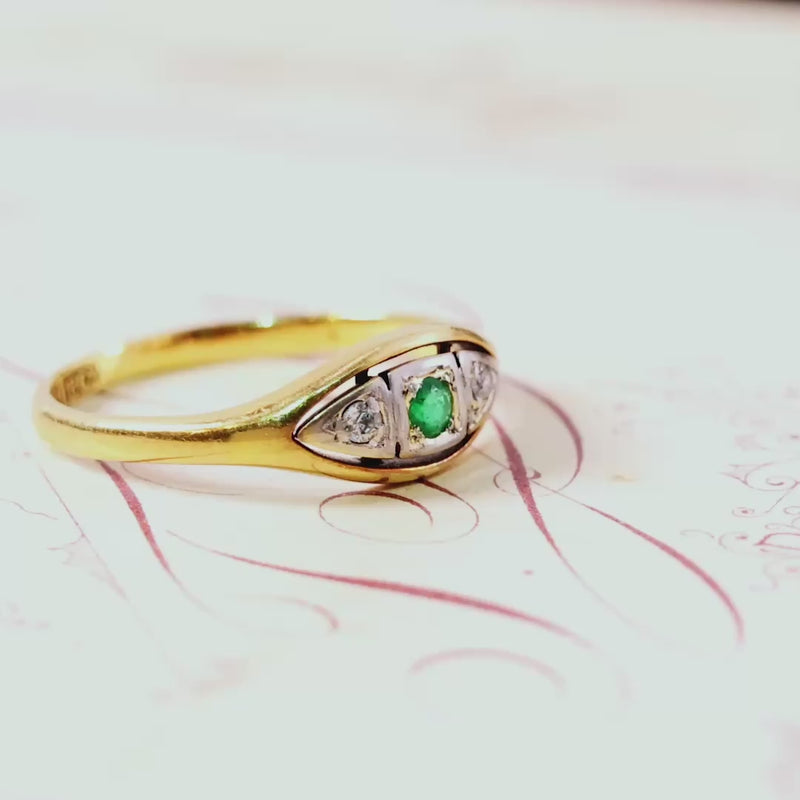 Antique Circa 1920's Emerald & Diamond Ring