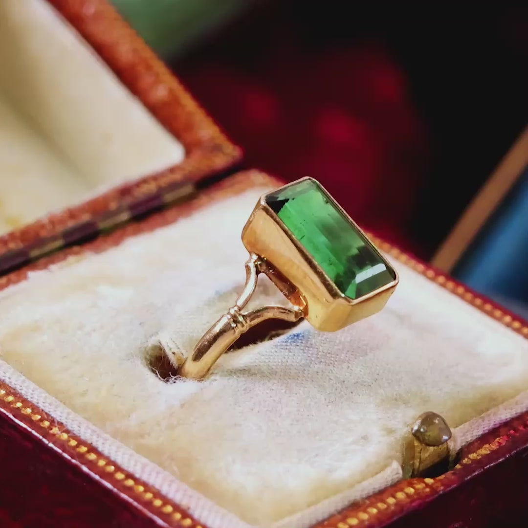 Vintage Date 1987 Green Tourmaline Dress Ring