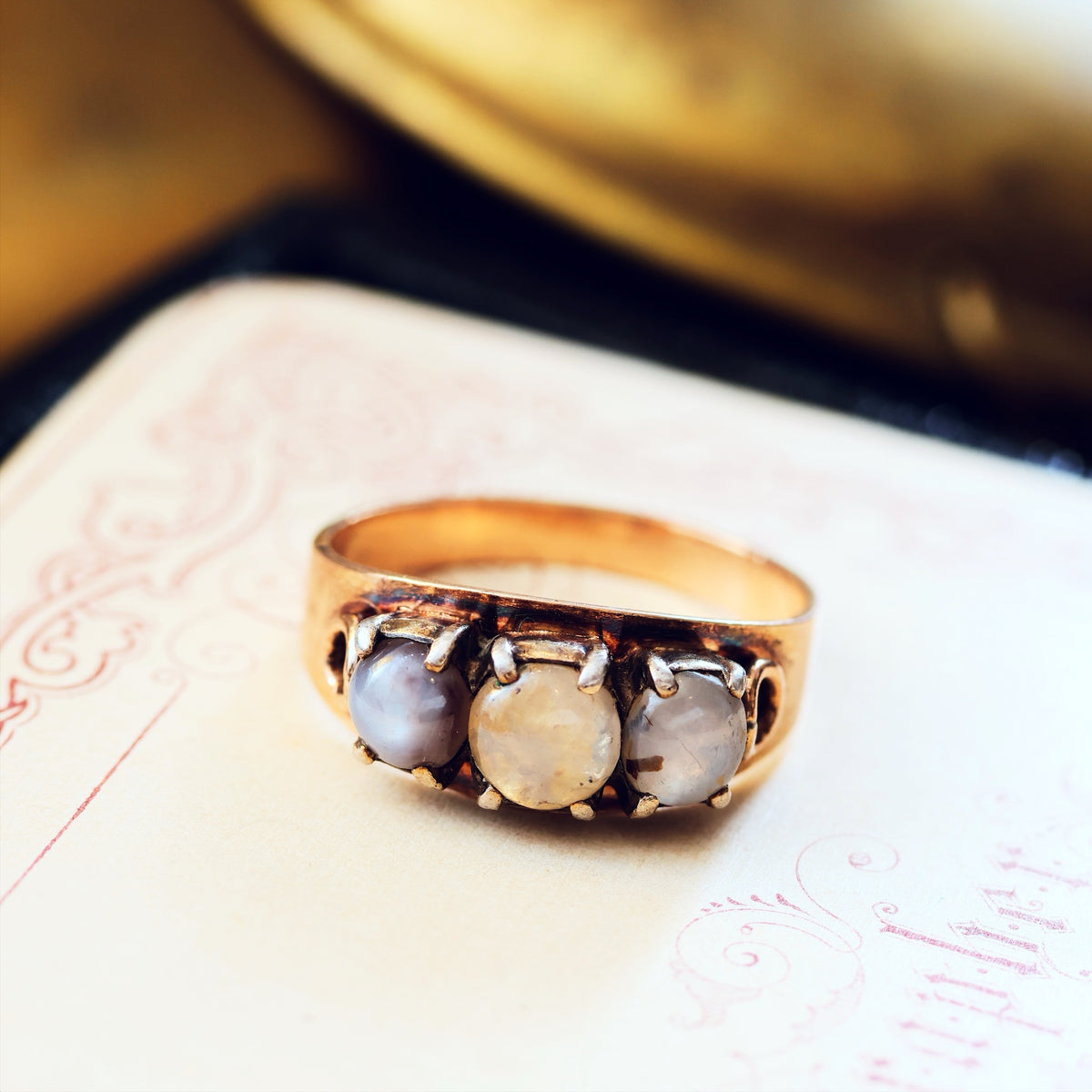 Striking & Unique Vintage Star Sapphire Dress Ring