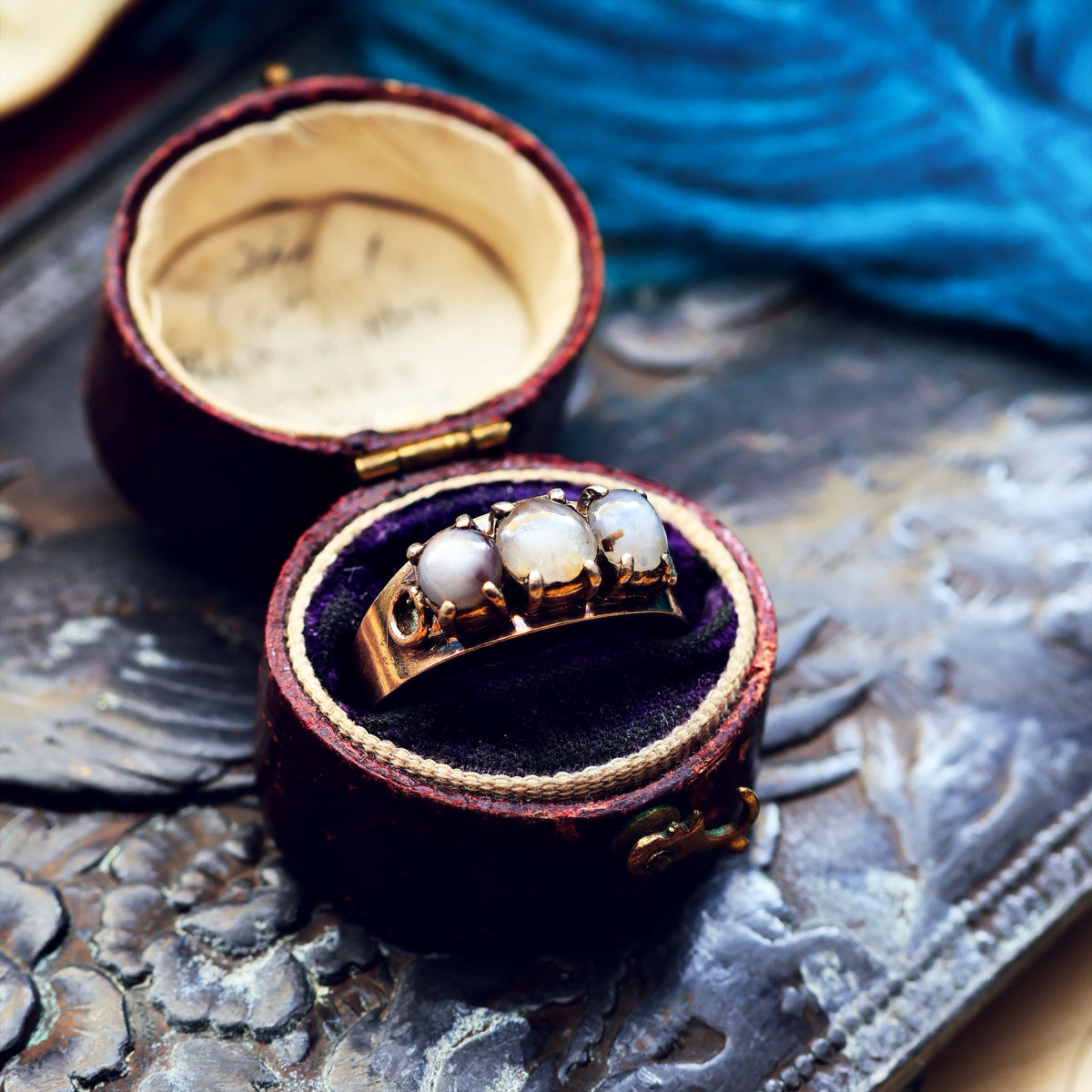 Striking & Unique Vintage Star Sapphire Dress Ring