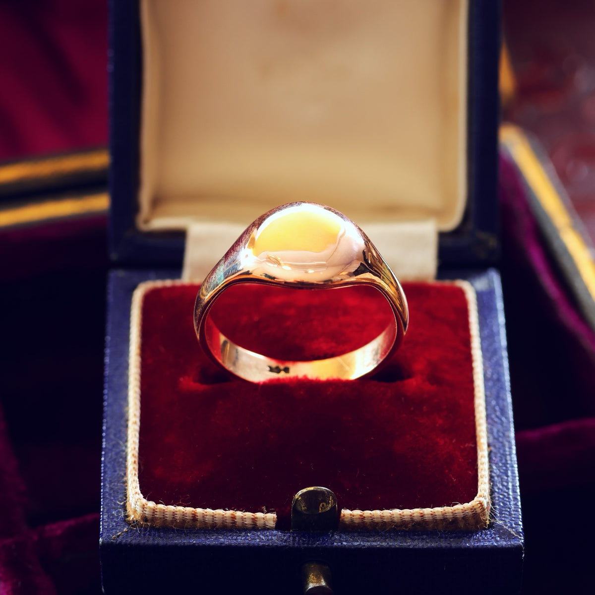 Recycled Vintage Gents 9ct Gold Signet Ring