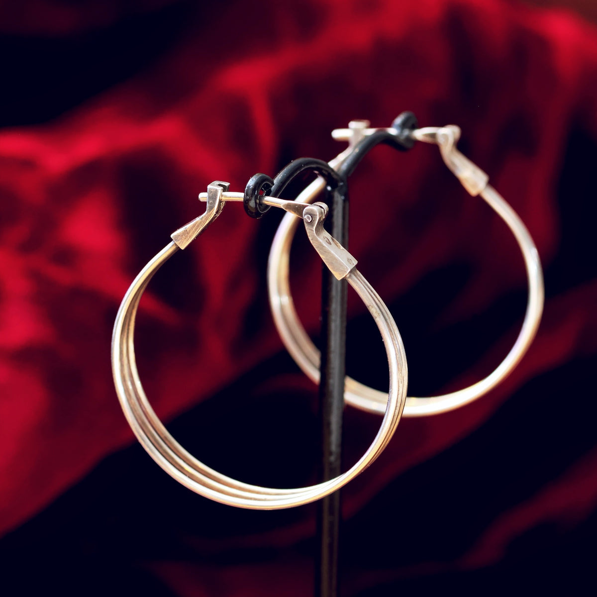 Adventurous Vintage Modernist Silver Hoop Earrings