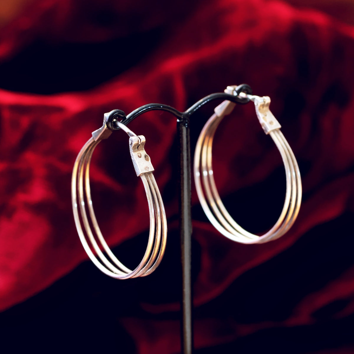 Adventurous Vintage Modernist Silver Hoop Earrings