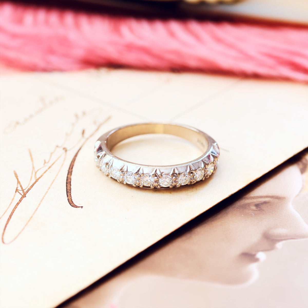 Fabulous Glitter! 18ct White Gold Diamond Half Eternity Ring