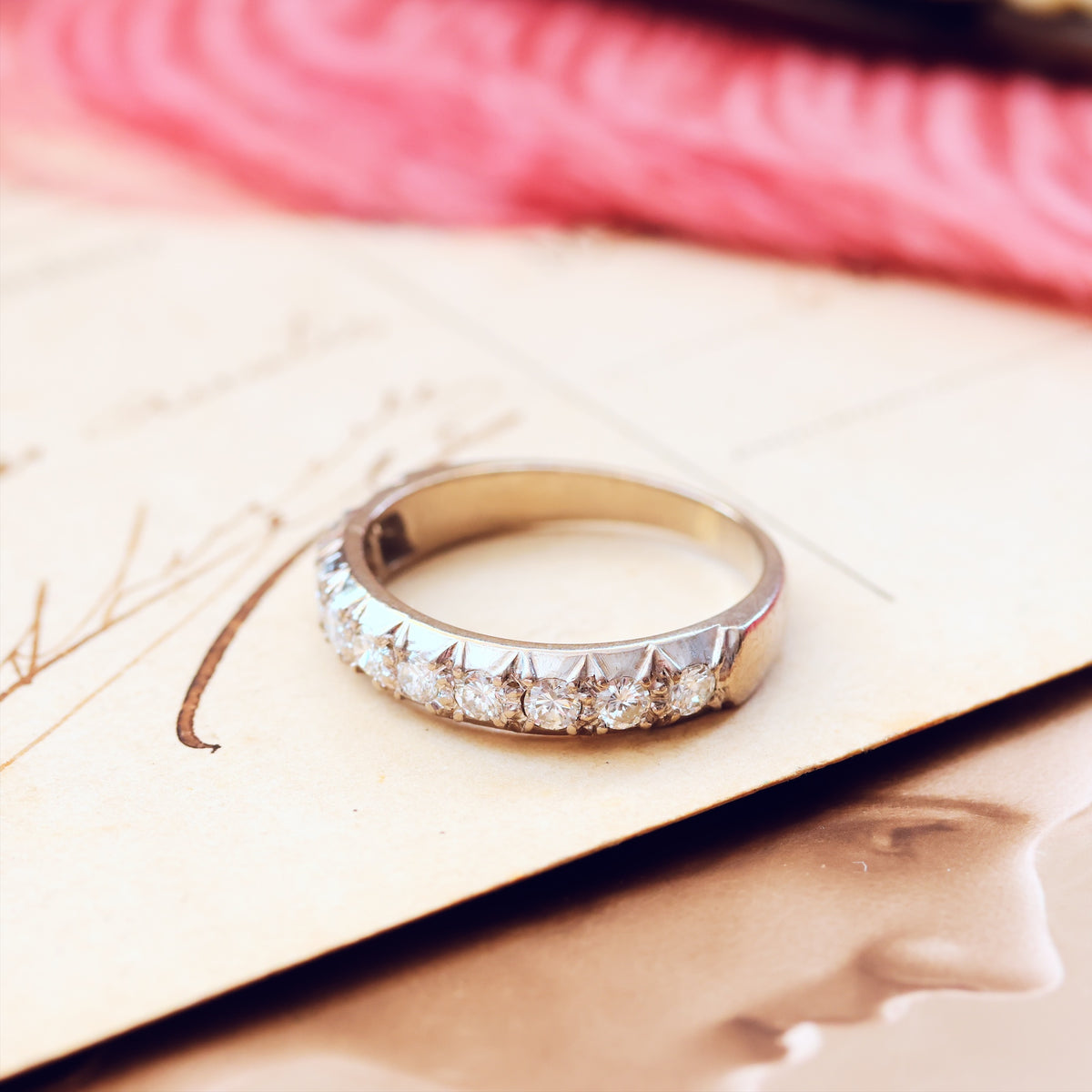 Fabulous Glitter! 18ct White Gold Diamond Half Eternity Ring