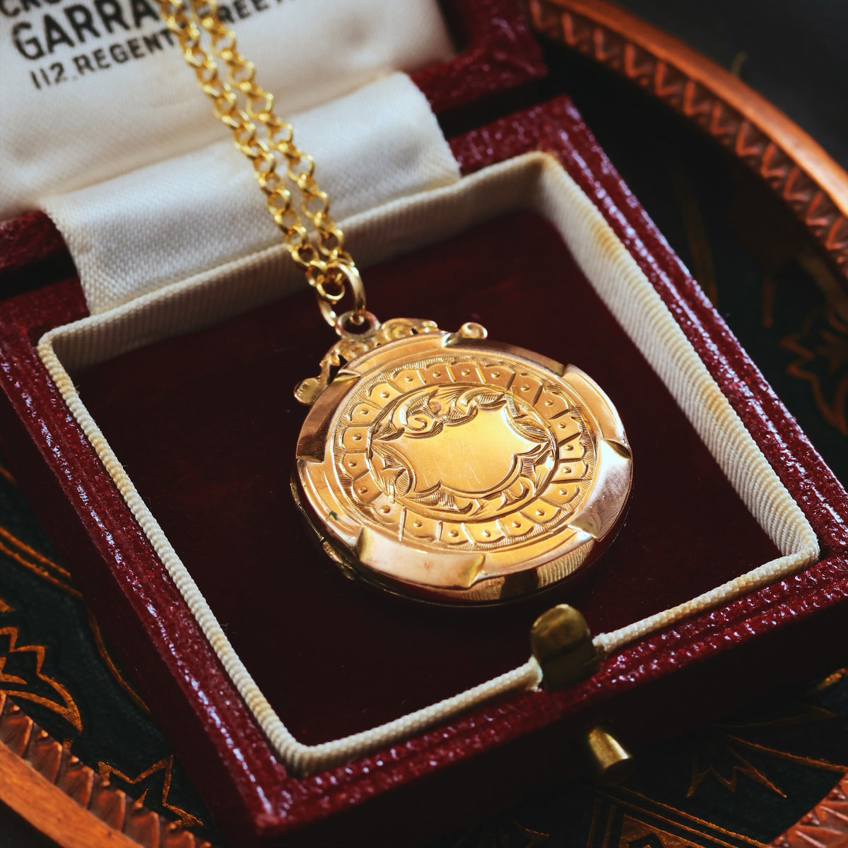 Cute Vintage 1940's 9ct Gold Locket