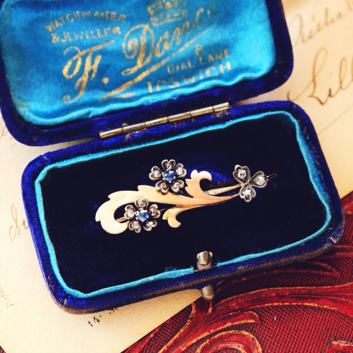 Vintage 1940's Diamond & Sapphire Garland Brooch