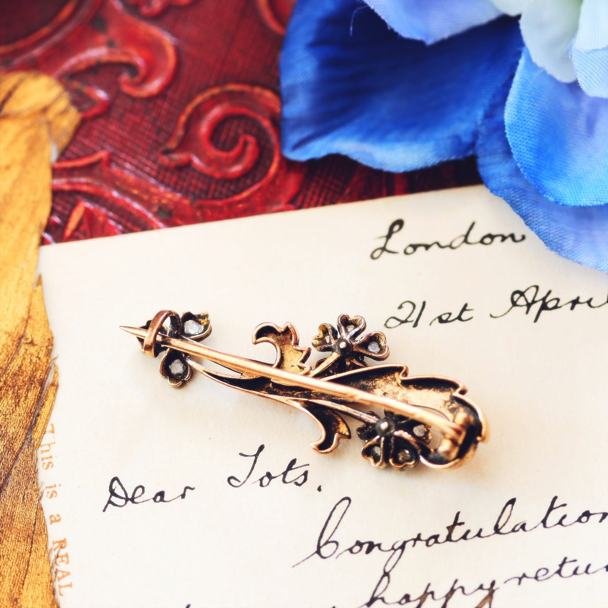 Vintage 1940's Diamond & Sapphire Garland Brooch