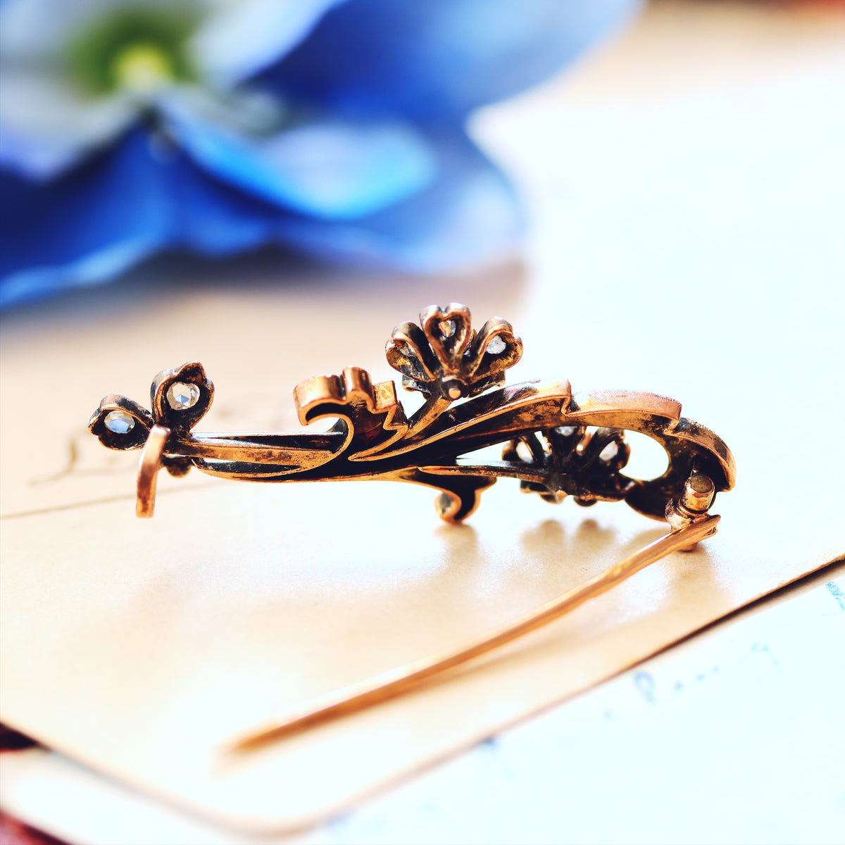 Vintage 1940's Diamond & Sapphire Garland Brooch