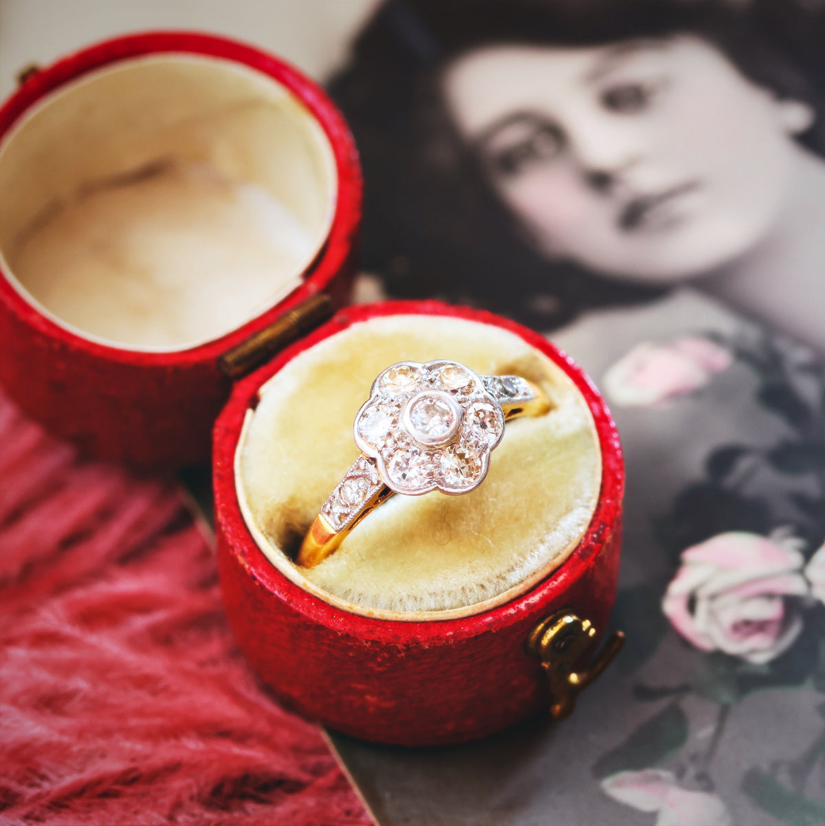 Vintage 1940's Diamond Daisy Engagement Ring