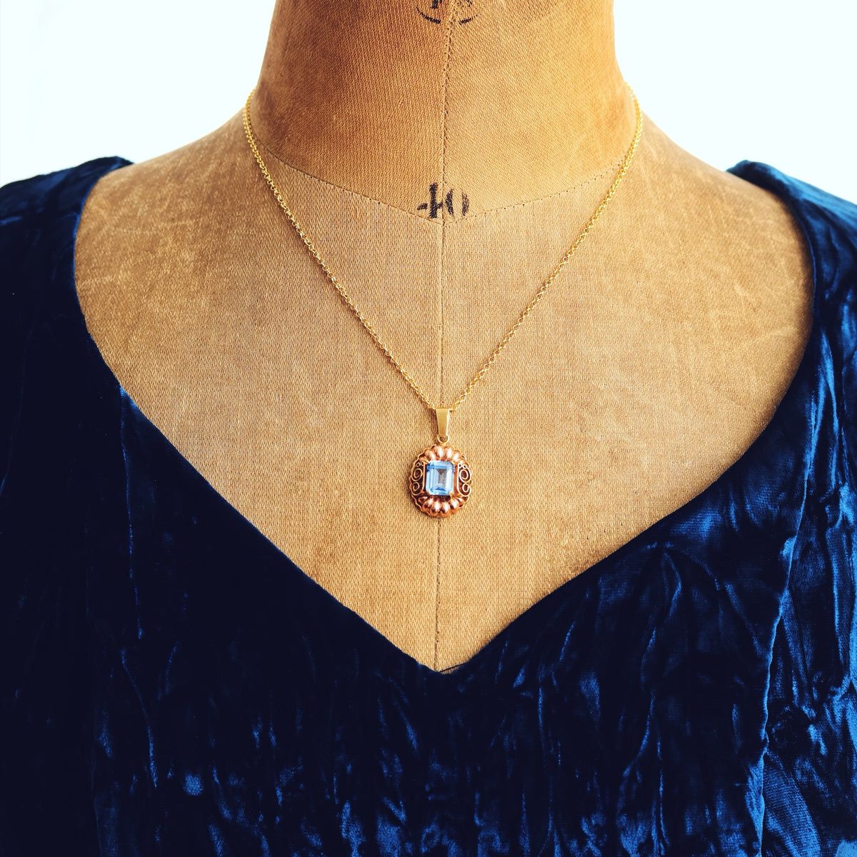 Vintage 1940's Russian Synthetic Spinel Pendant