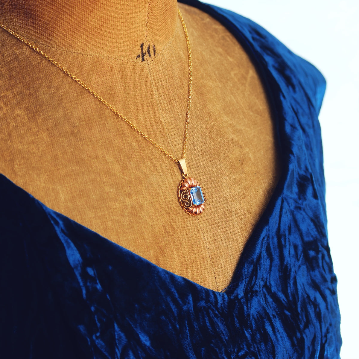 Vintage 1940's Russian Synthetic Spinel Pendant
