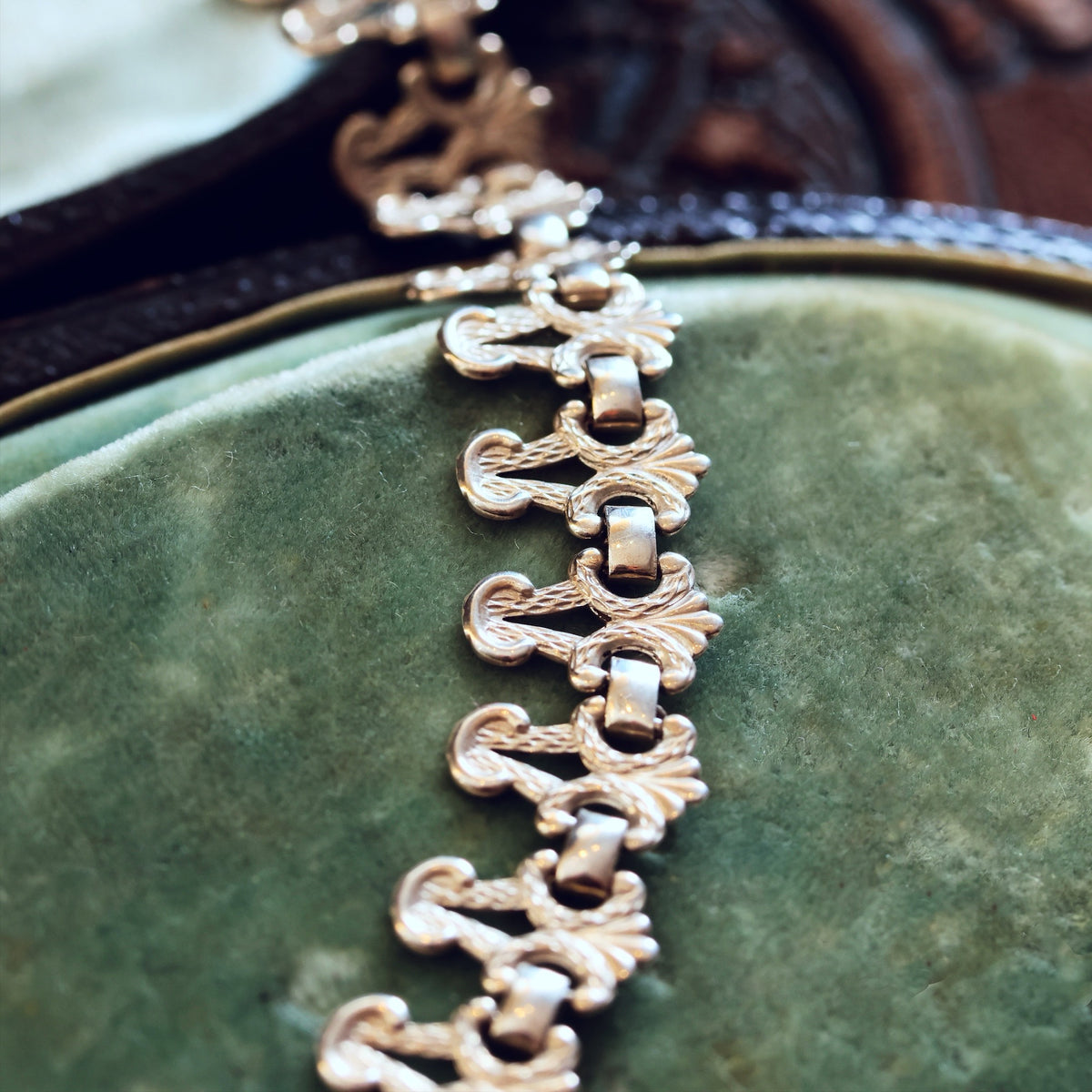 Vintage Date 1977 Victorian Revival Silver Collarette Chain