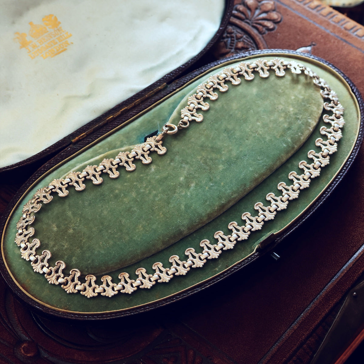 Vintage Date 1977 Victorian Revival Silver Collarette Chain