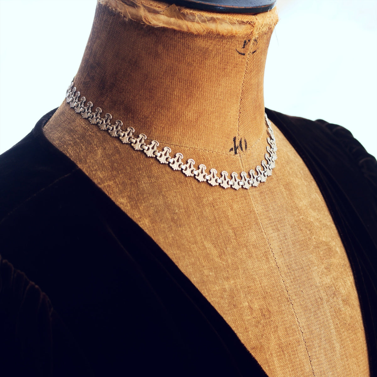 Vintage Date 1977 Victorian Revival Silver Collarette Chain