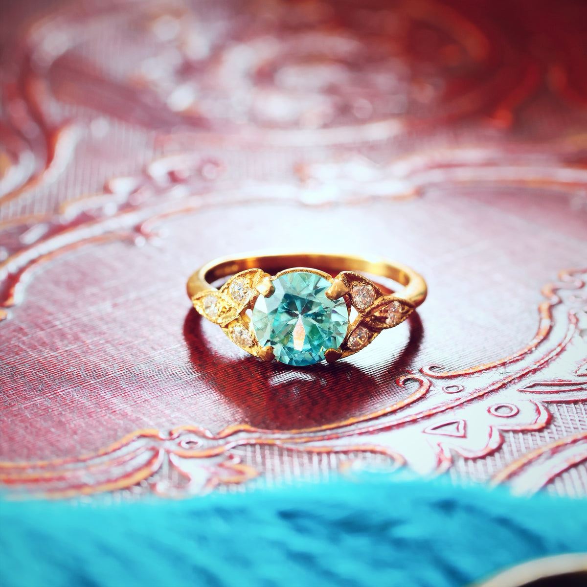 Vintage 9ct Blue Zircon & Diamond Cocktail Ring