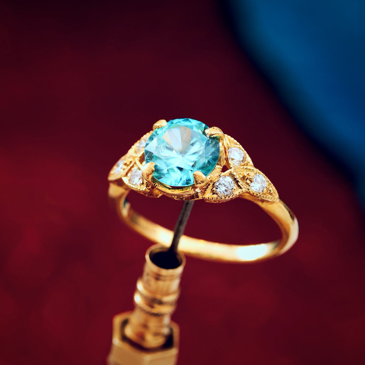 Vintage 9ct Blue Zircon & Diamond Cocktail Ring
