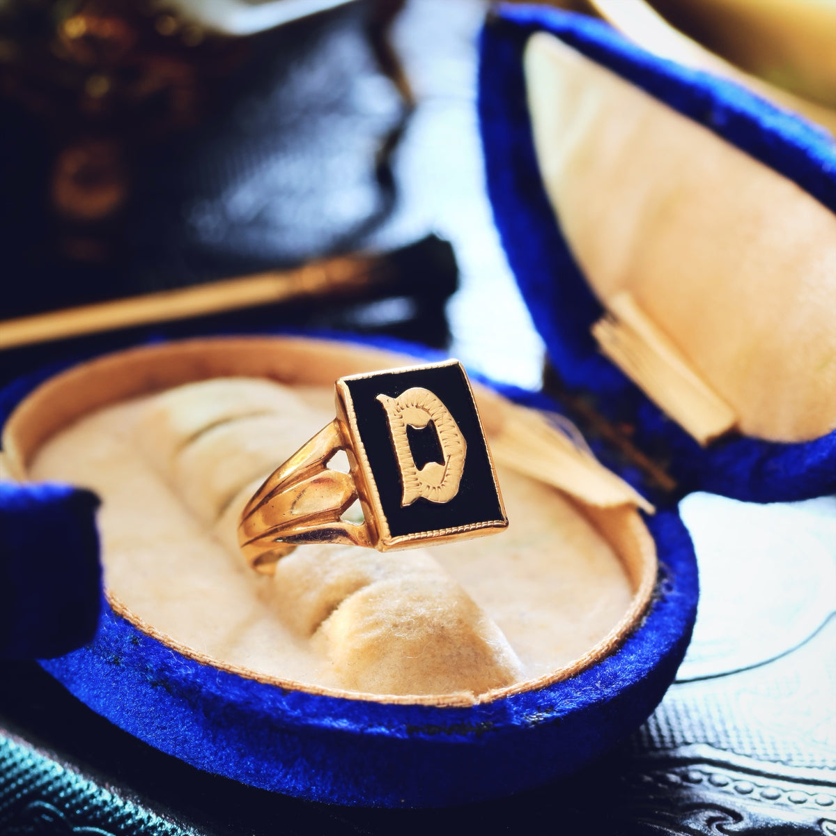 Vintage 9ct Gold Initial 'D' Signet Ring