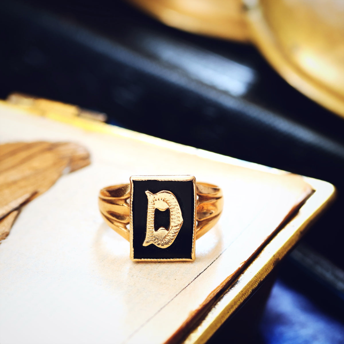 Vintage 9ct Gold Initial 'D' Signet Ring