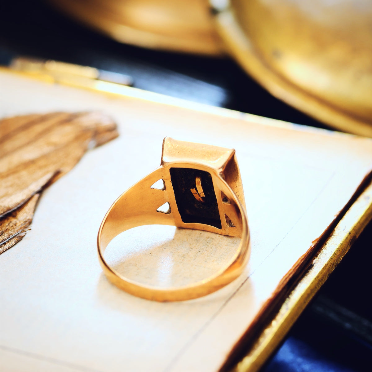 Vintage 9ct Gold Initial 'D' Signet Ring