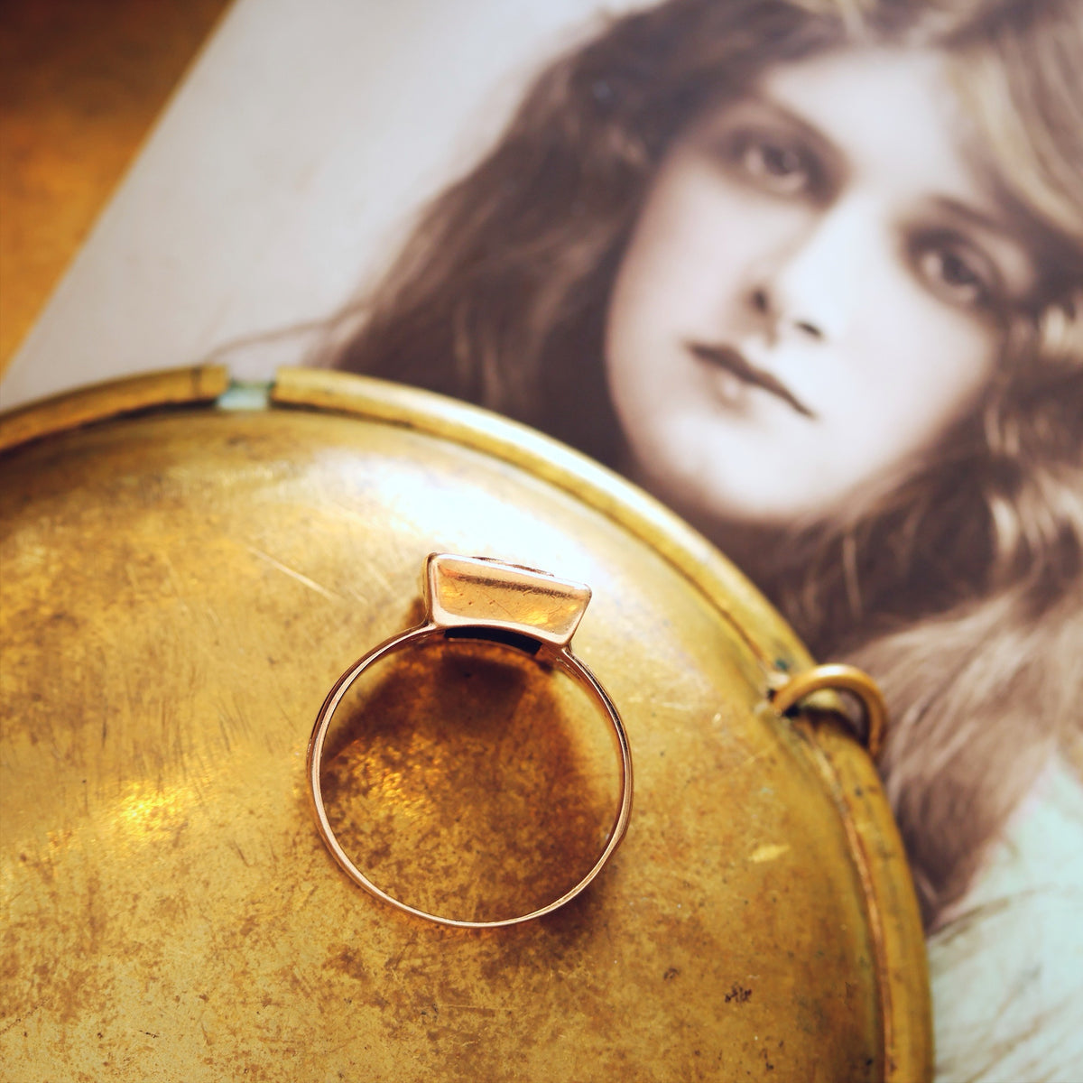 Vintage 9ct Gold Initial 'D' Signet Ring