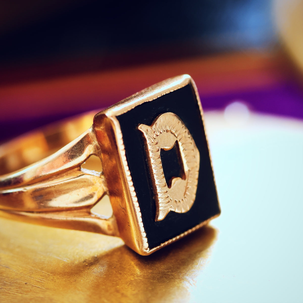 Vintage 9ct Gold Initial 'D' Signet Ring