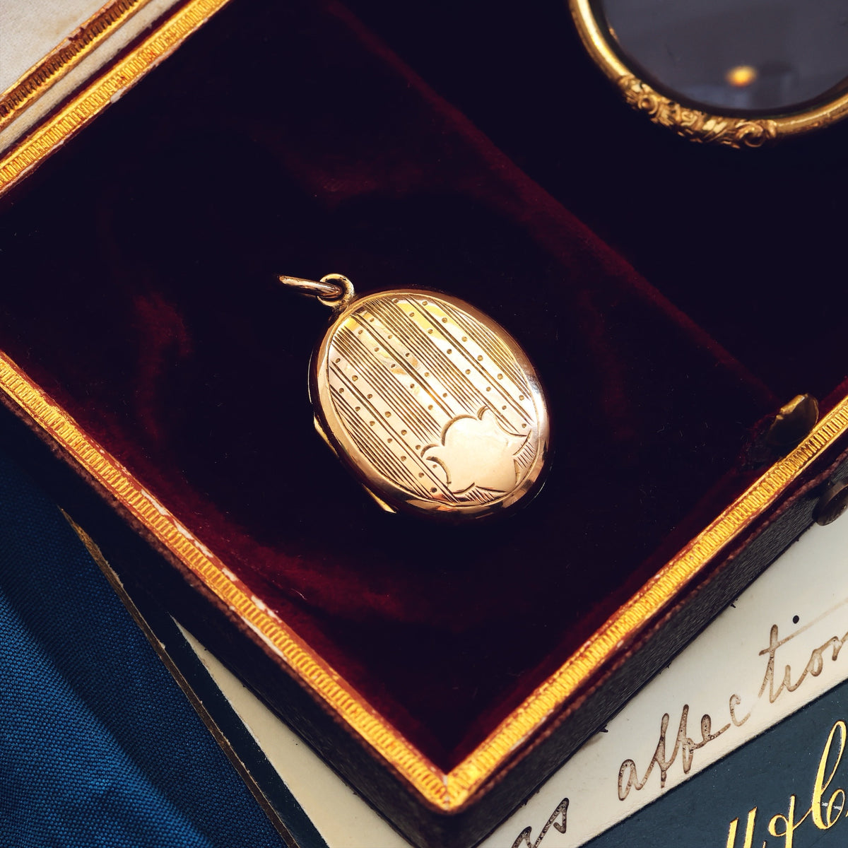 Bless'd Vintage 9ct Gold Oval Locket