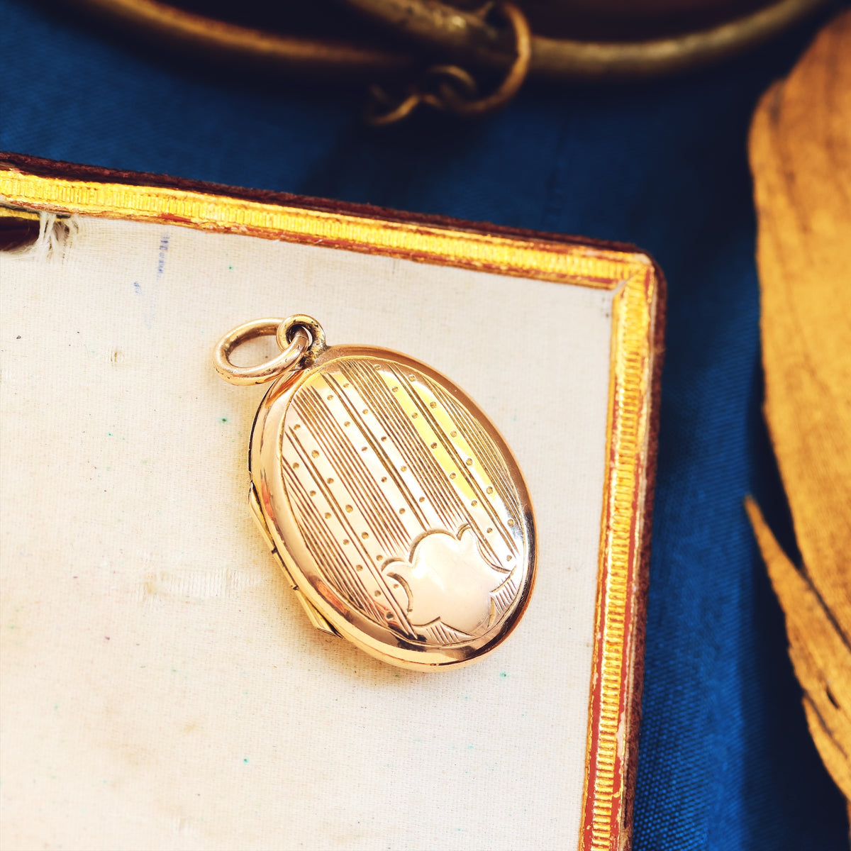 Bless'd Vintage 9ct Gold Oval Locket