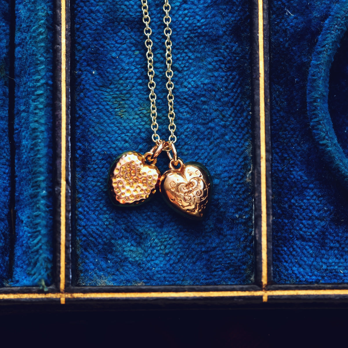 Ties of LOVE! 9ct Gold Puffy Hearts Pendant