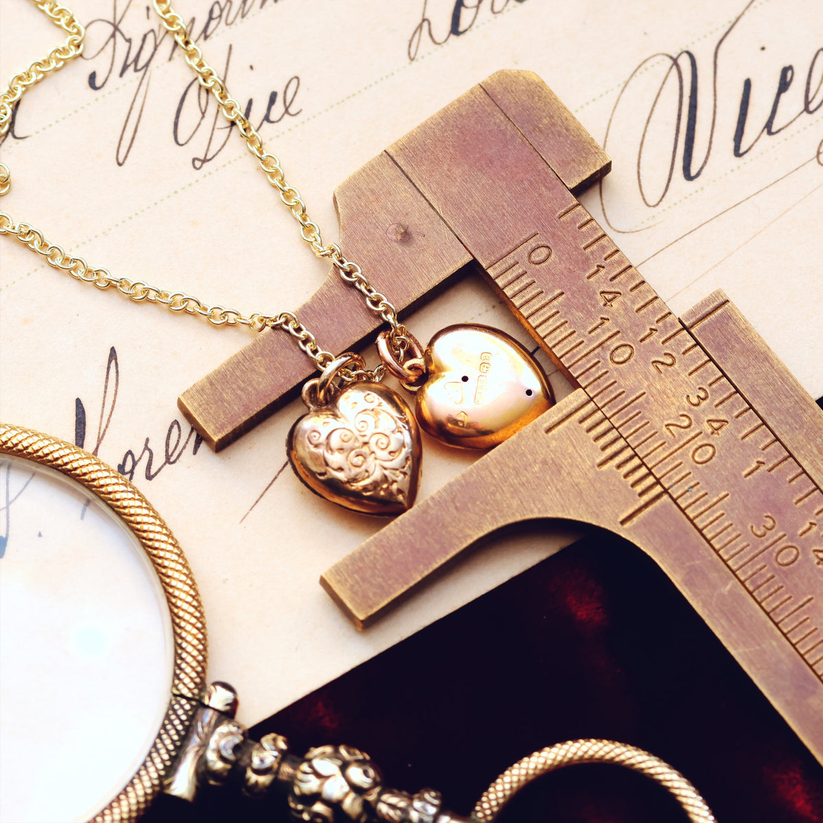 Ties of LOVE! 9ct Gold Puffy Hearts Pendant