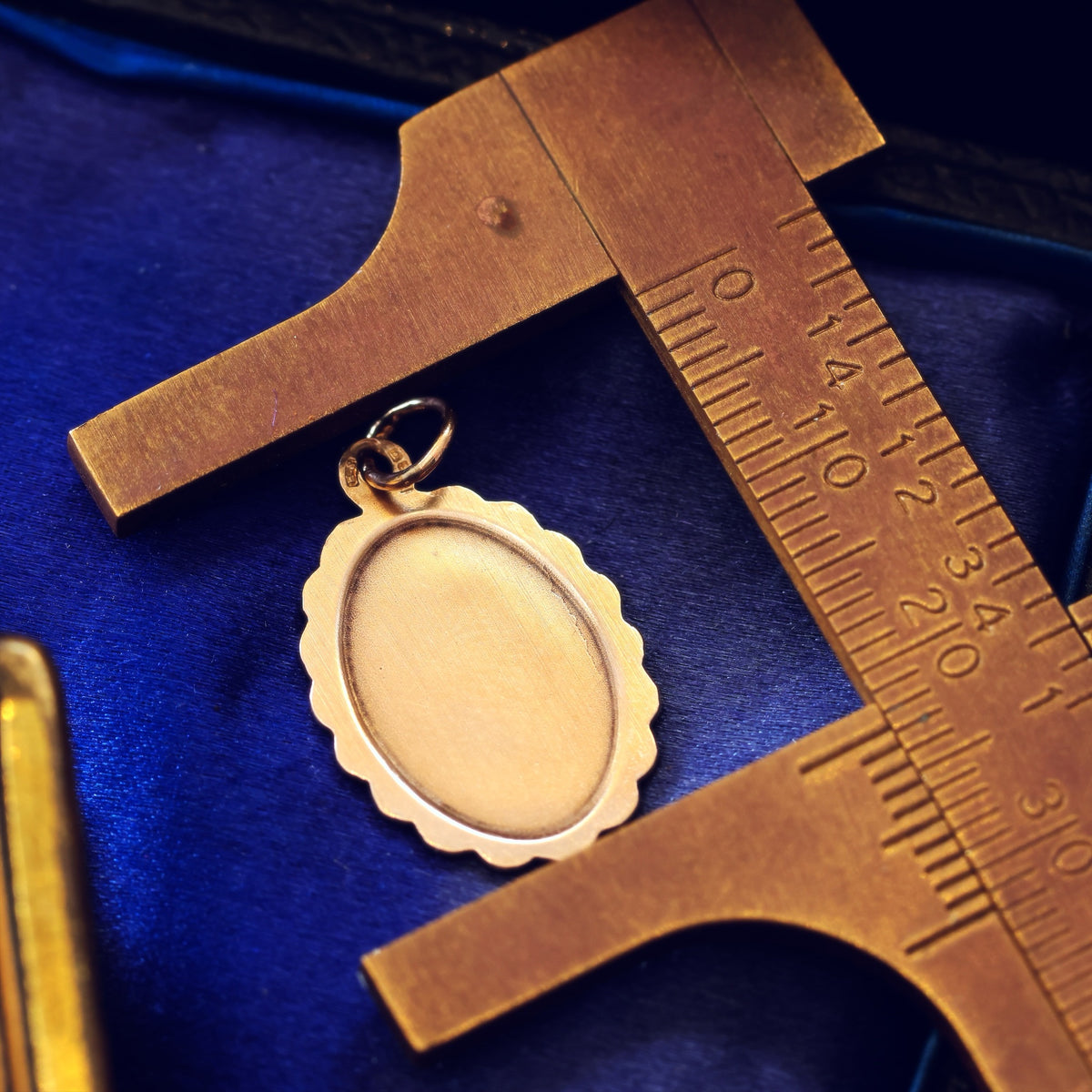 Cute Vintage 9ct Gold St Christopher Charm
