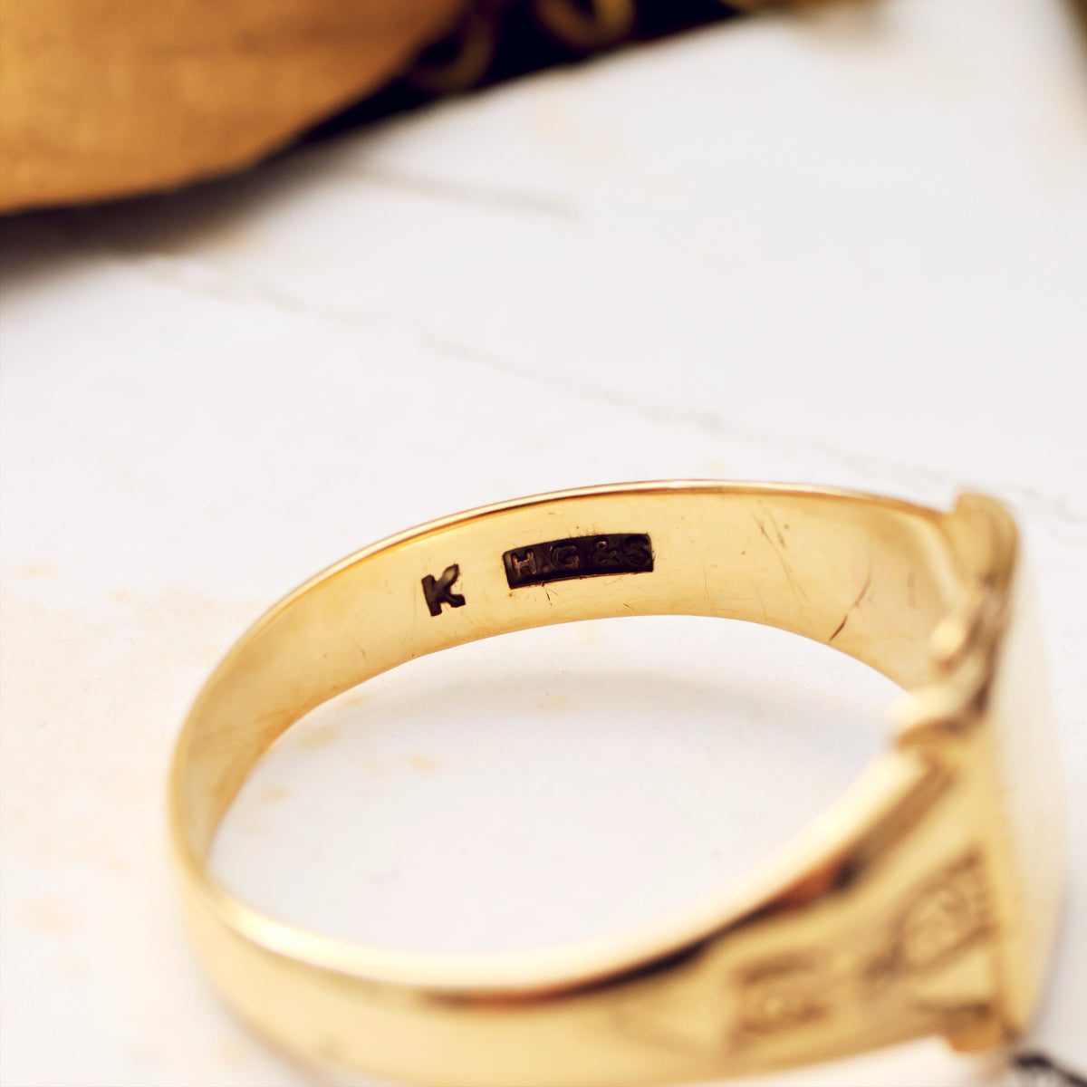 Vintage 1957 9ct Gold Men's Signet Ring