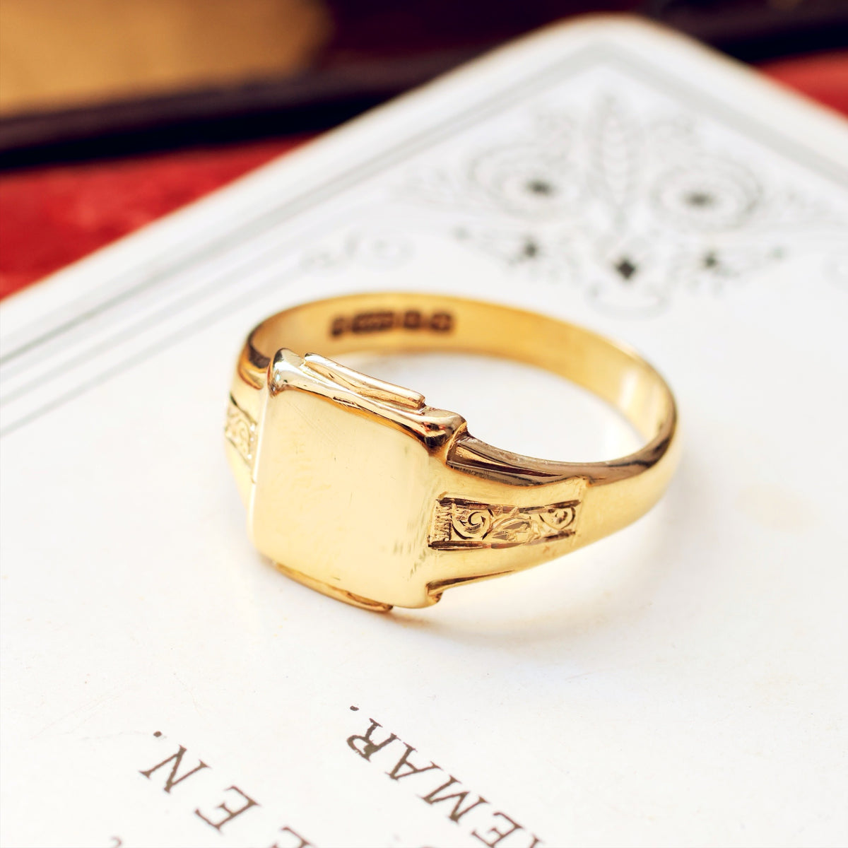 Vintage 1957 9ct Gold Men's Signet Ring