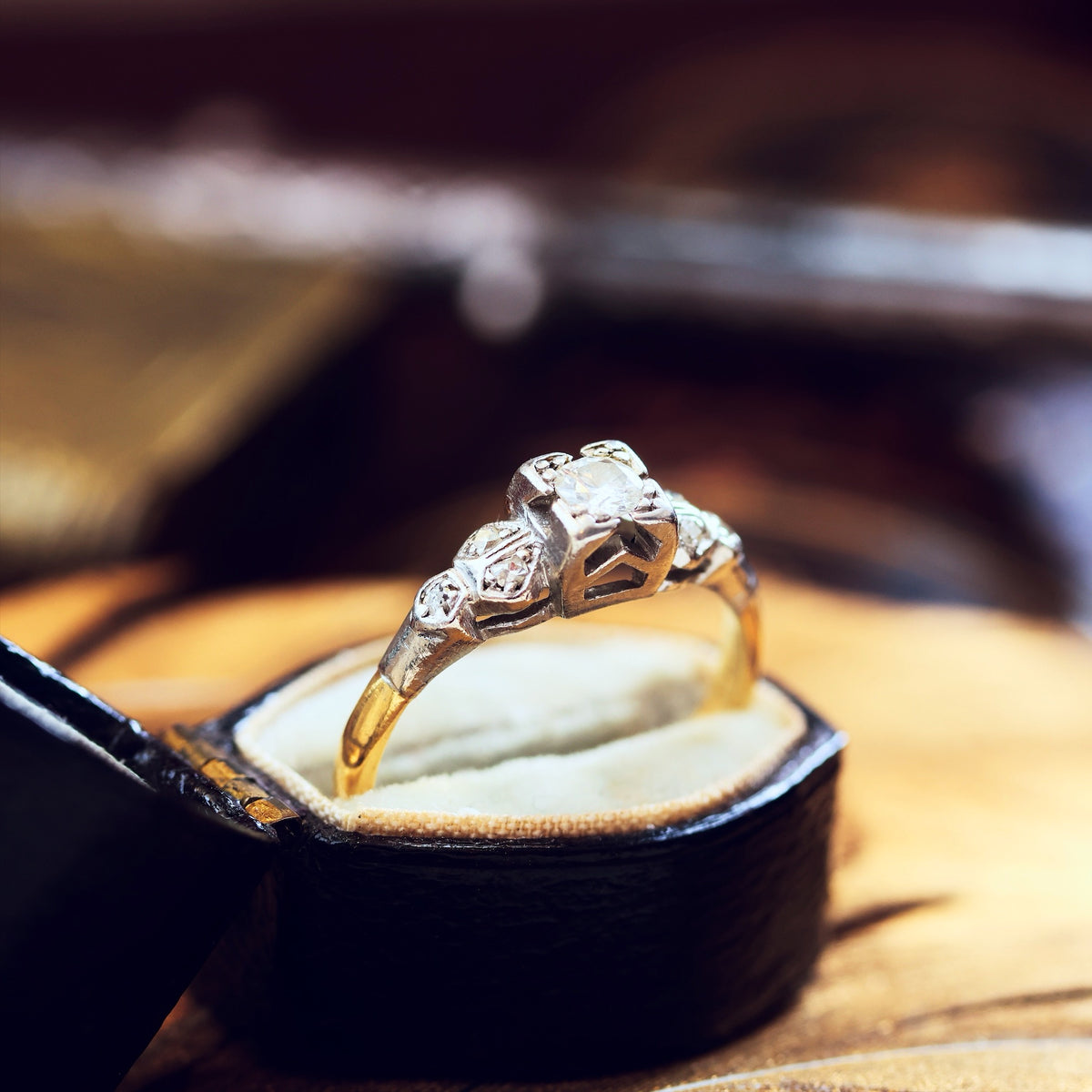 Gorgeous! Vintage Art Deco Diamond Engagement Ring