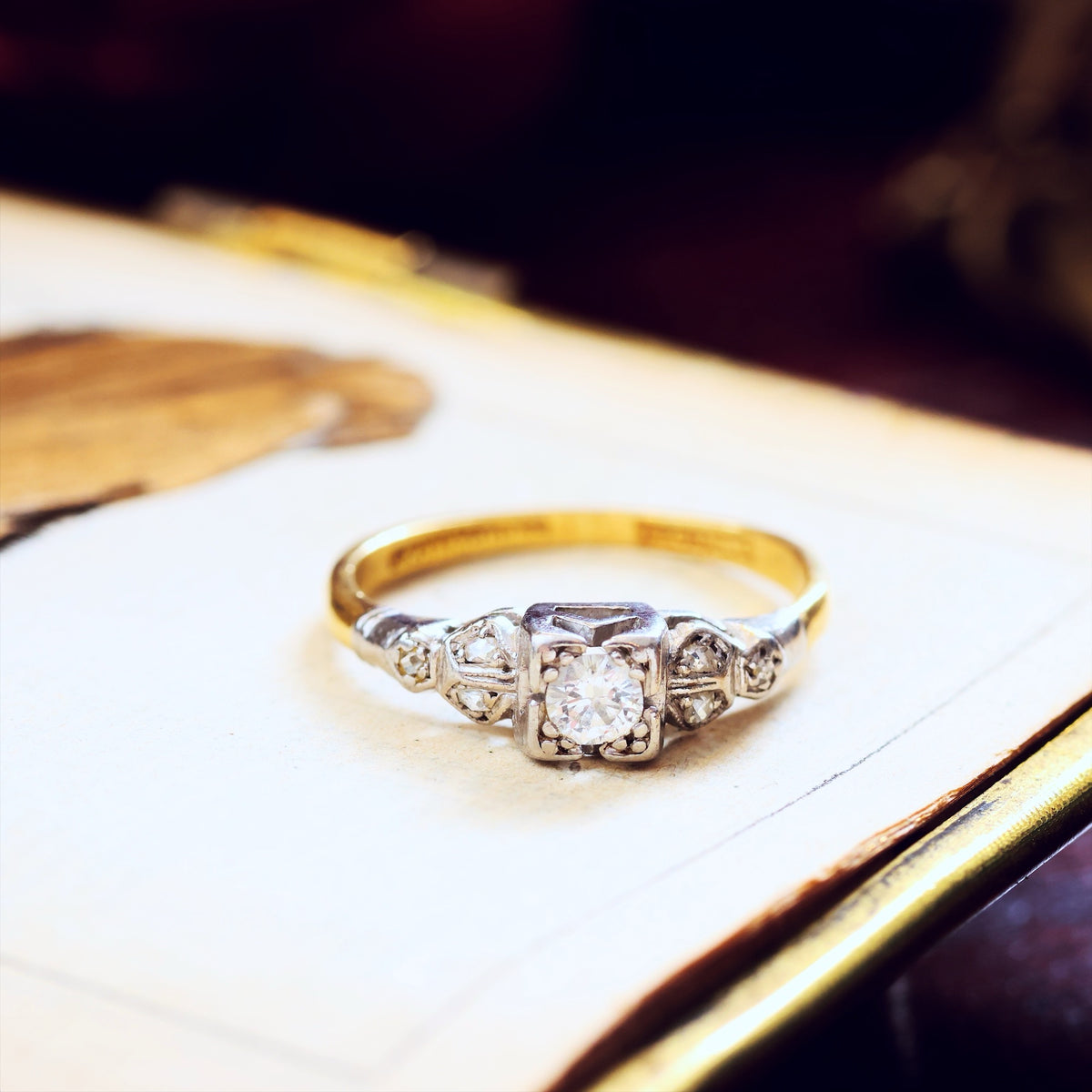 Gorgeous! Vintage Art Deco Diamond Engagement Ring