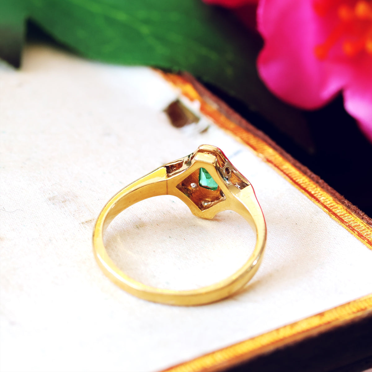 Vintage Art Deco Emerald & Diamond Cluster Ring