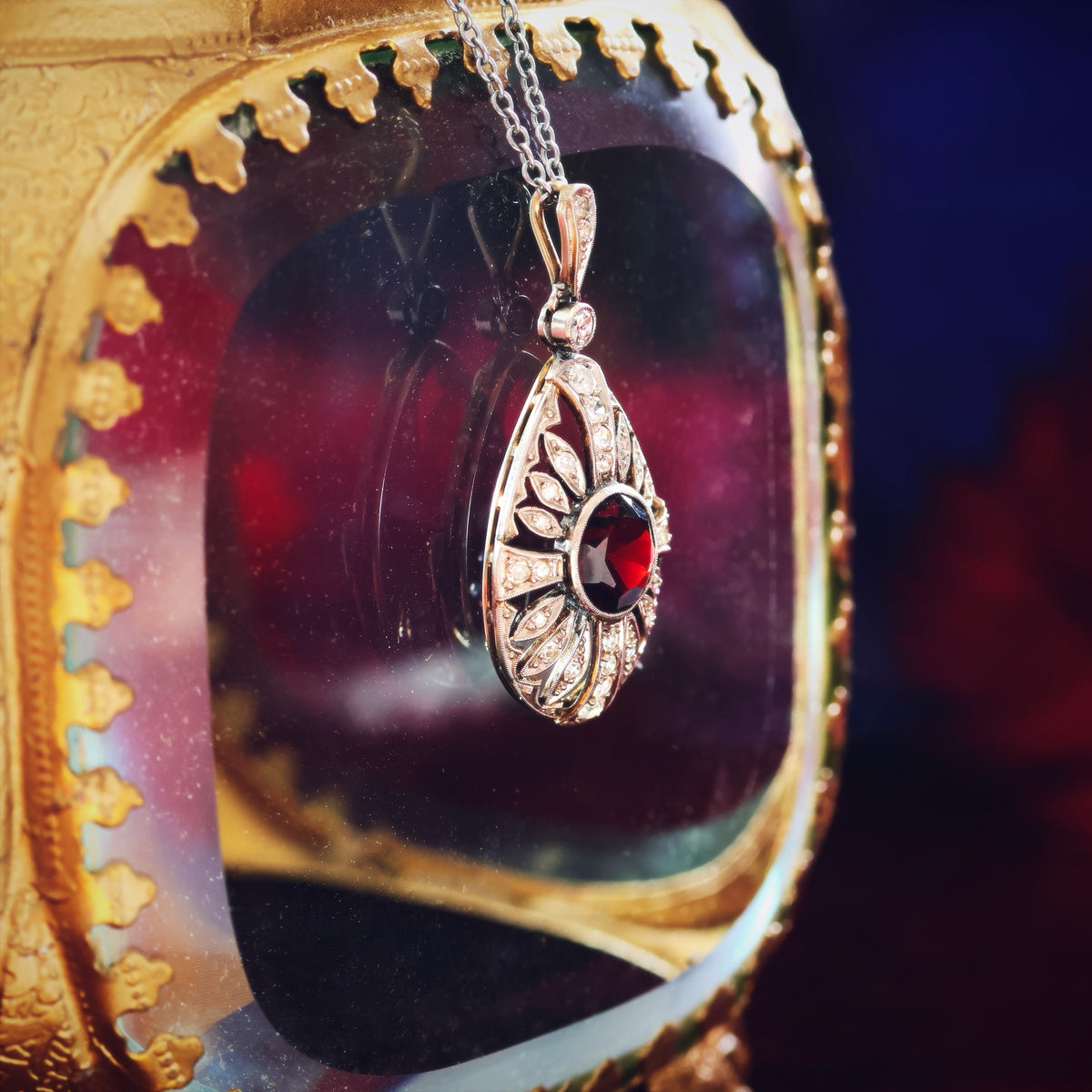 Vintage Art Deco Garnet & Diamond Pendant