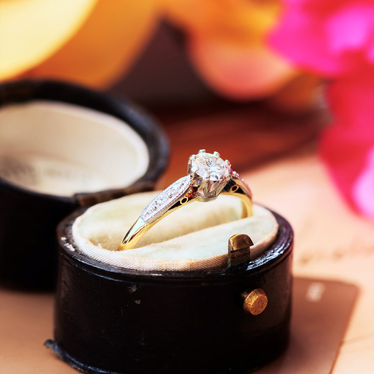Classic Vintage Brilliant-cut Diamond Engagement Ring