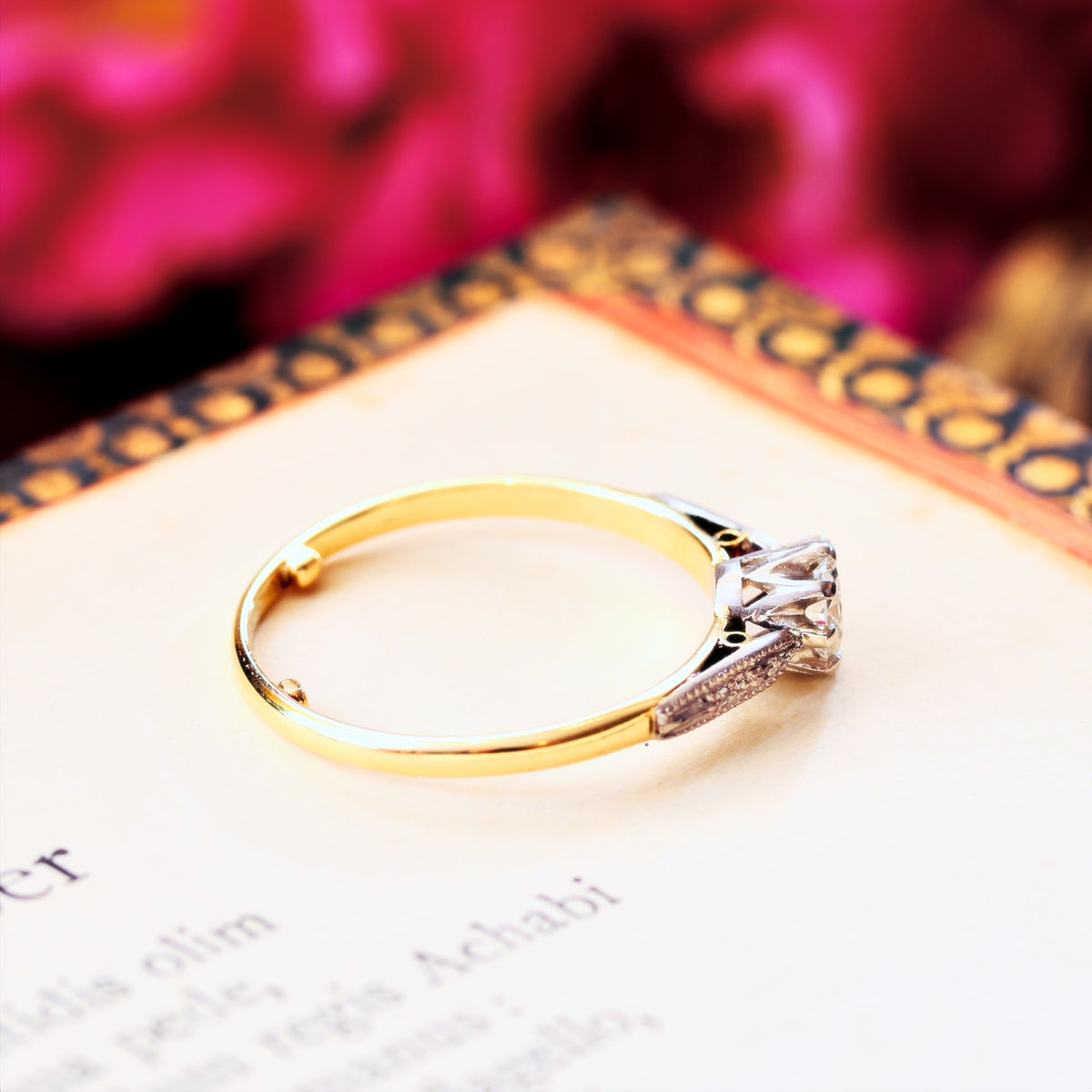 Classic Vintage Brilliant-cut Diamond Engagement Ring