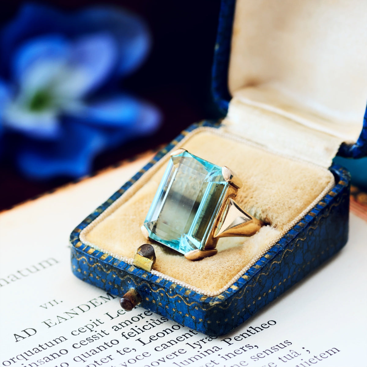 Superb Vintage Certificated Natural Aquamarine Cocktail Ring