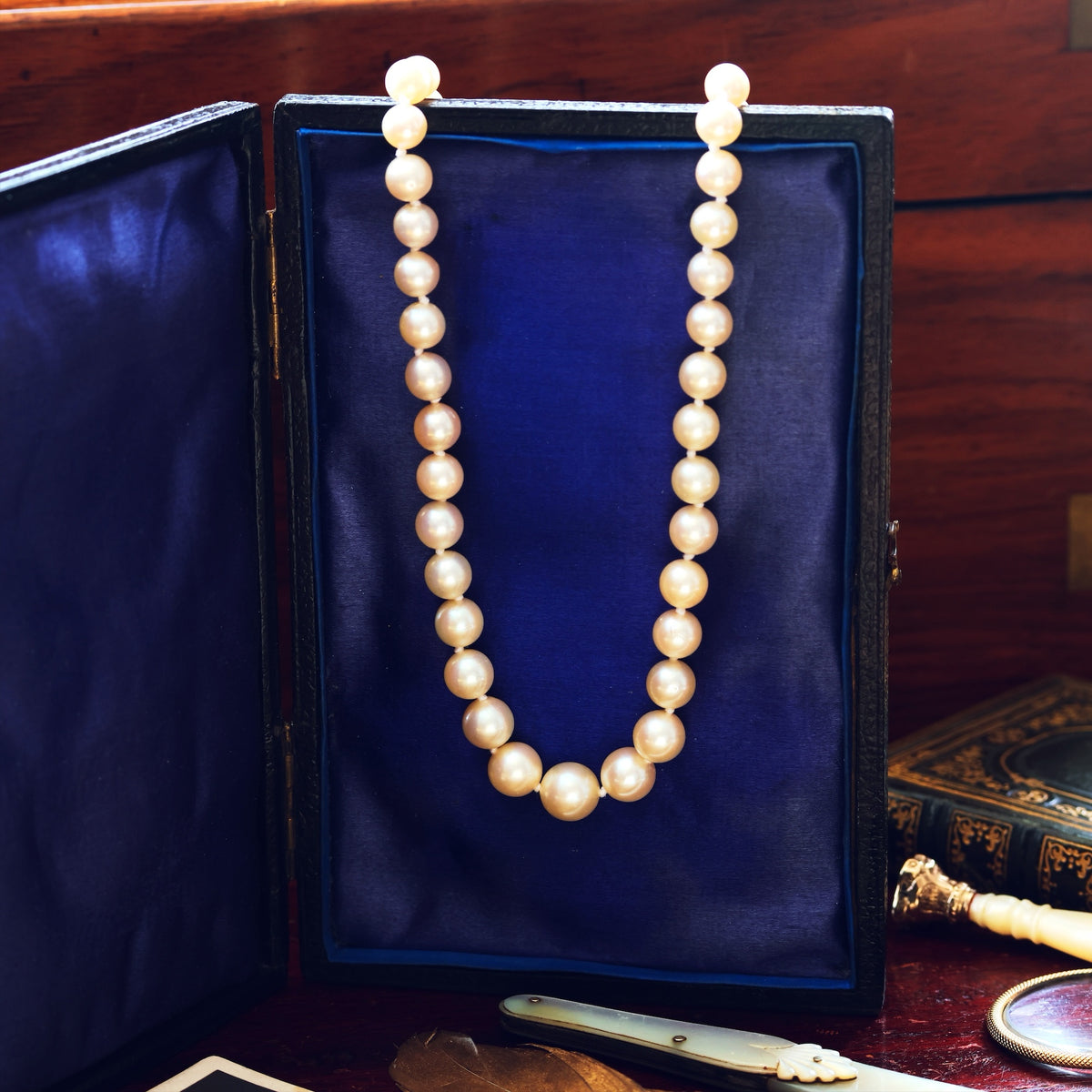 Sublime Vintage Cultured Saltwater Pearl Necklace