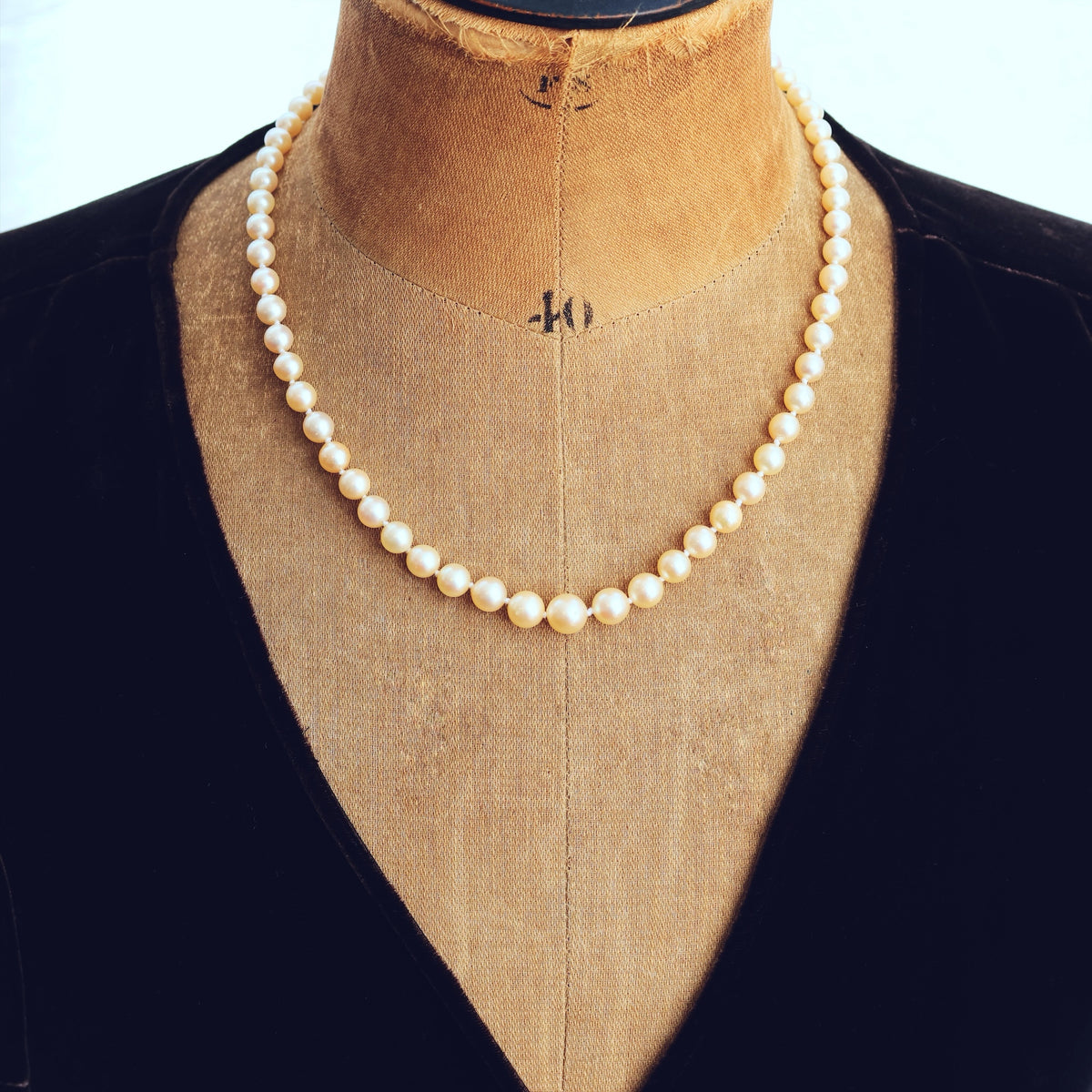 Sublime Vintage Cultured Saltwater Pearl Necklace
