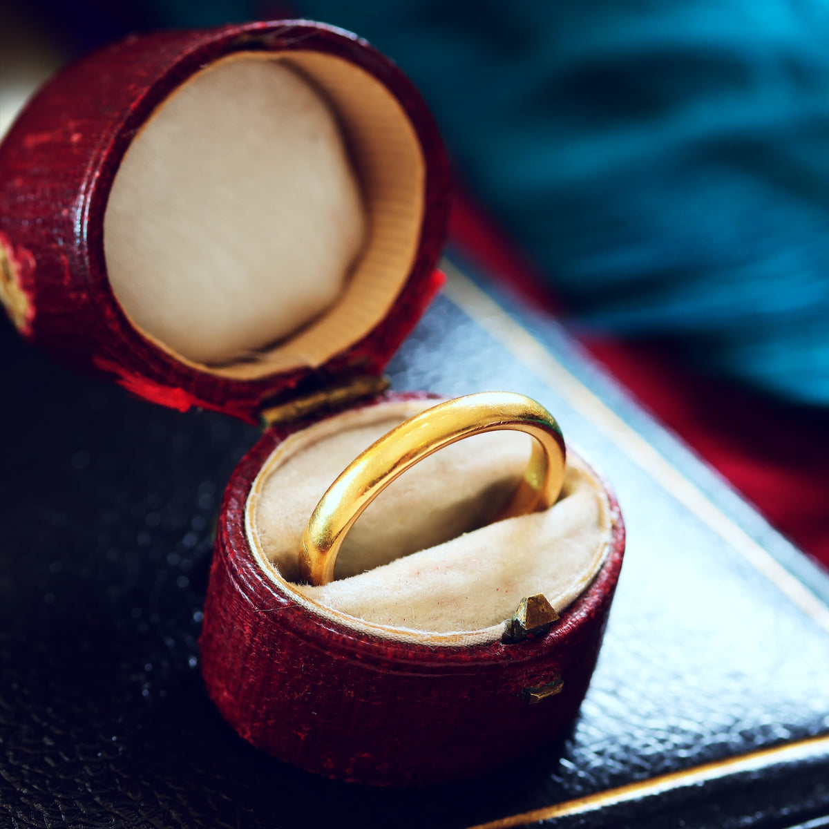Vintage Date 1927 Gent's 22ct Gold Wedding Band