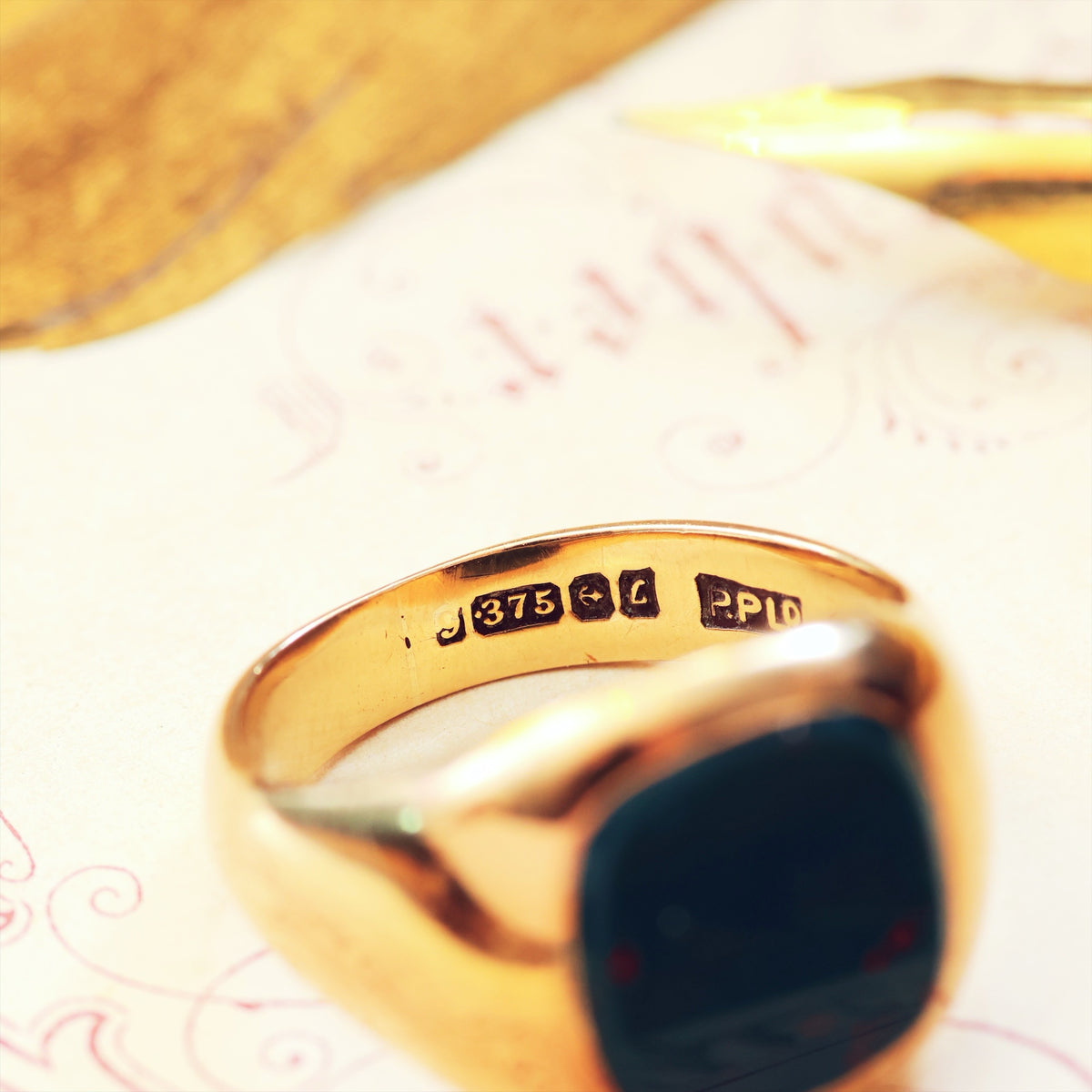 Classic Date 1960 9ct Gold Bloodstone Signet Ring